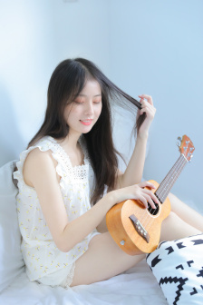等不及在车里就要孙菲菲